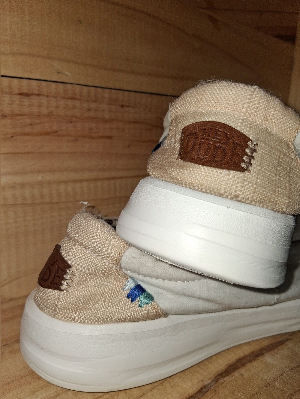 Women’s Hey Dude Karina White Sneakers Sz 10 - Picture 5 of 7